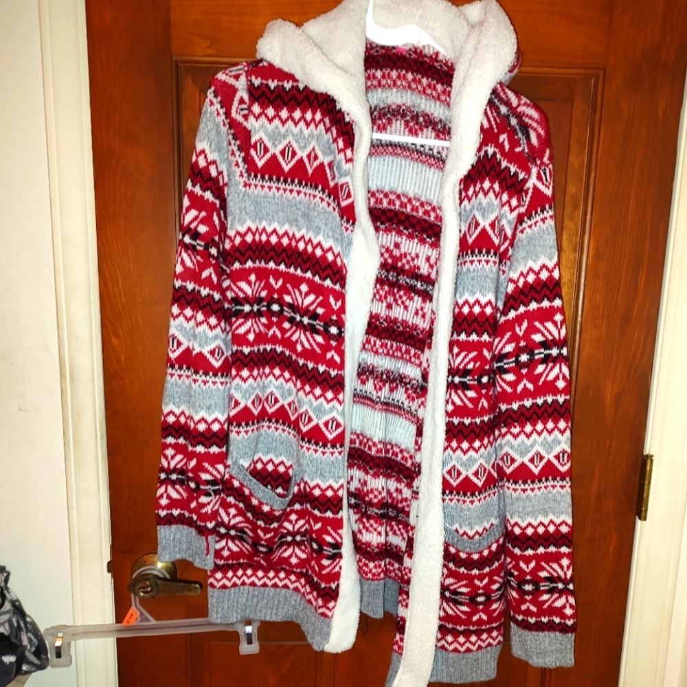 Fall sweater w hood